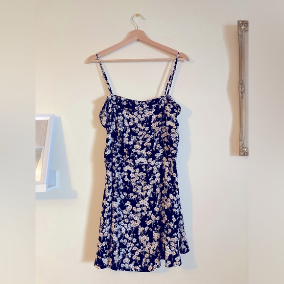 NWTS Olivaceous Daisy Print Dress Mini Dress Summer Spring Dress Black Floral - Picture 1 of 7